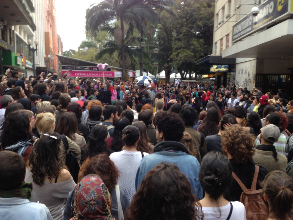 Protesto contra a agressão policial durante a Feira do Livro Feminista e Autônoma, segunda-feira (2/11) 